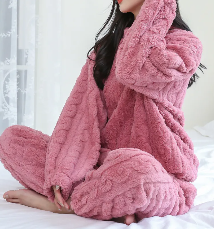 Winter Coral Velvet Pajama Set – Warm Pullover & Pants | Streetwear