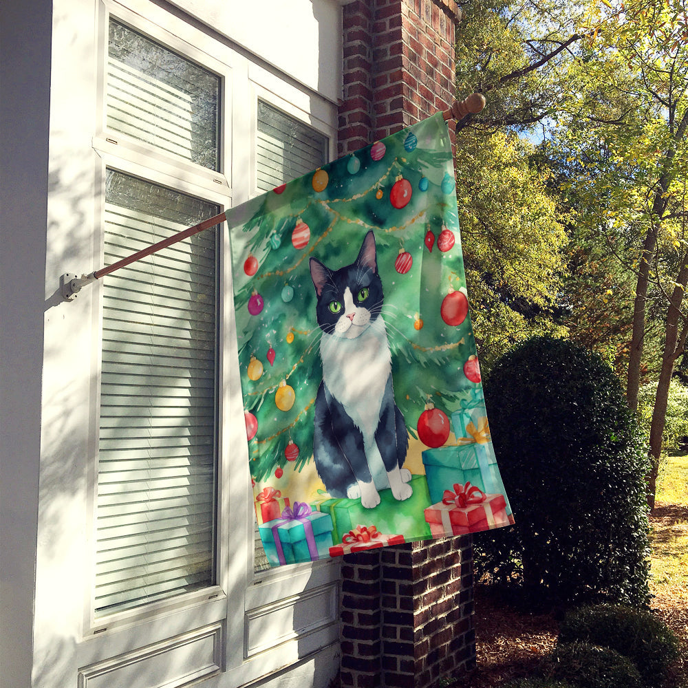 Chantilly Tiffany Cat By the Christmas Tree House Flag