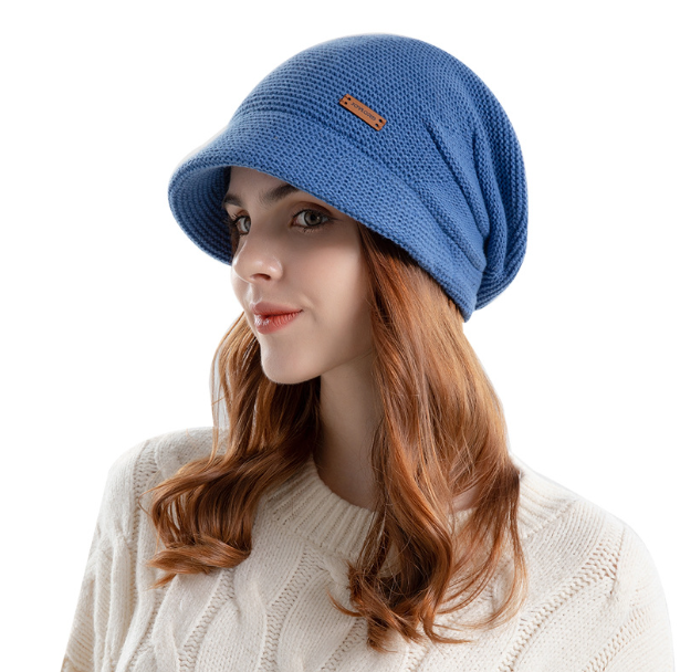 Fleece-lined Outdoor Pullover Hat for Women | Streetwear