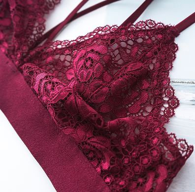 French Triangle Cup Lace Bra Set with Breathable Design