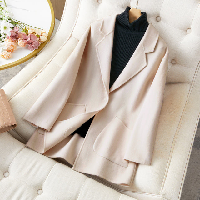 2023 Women's Elegant Pure Wool Short Coat for Autumn