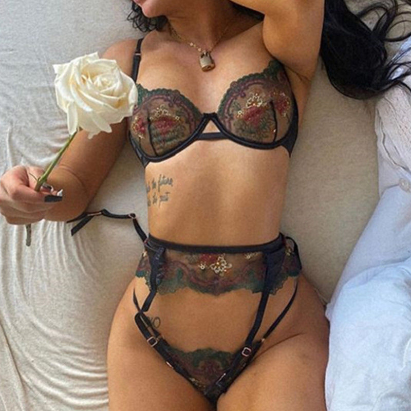 2021 European Style Embroidered Lace Lingerie Set