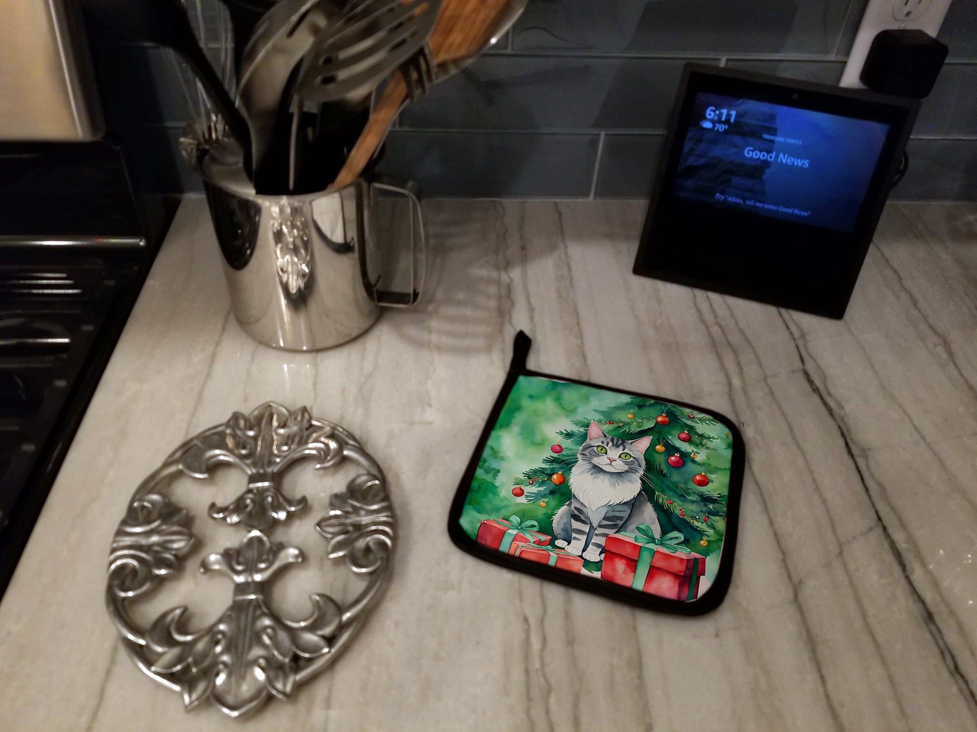 Foldex Exotic Fold Cat By the Christmas Tree Pair of Pot Holders