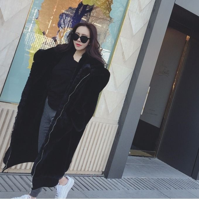 Thickened Long Hooded Jacket in Rex Rabbit Fur for Women