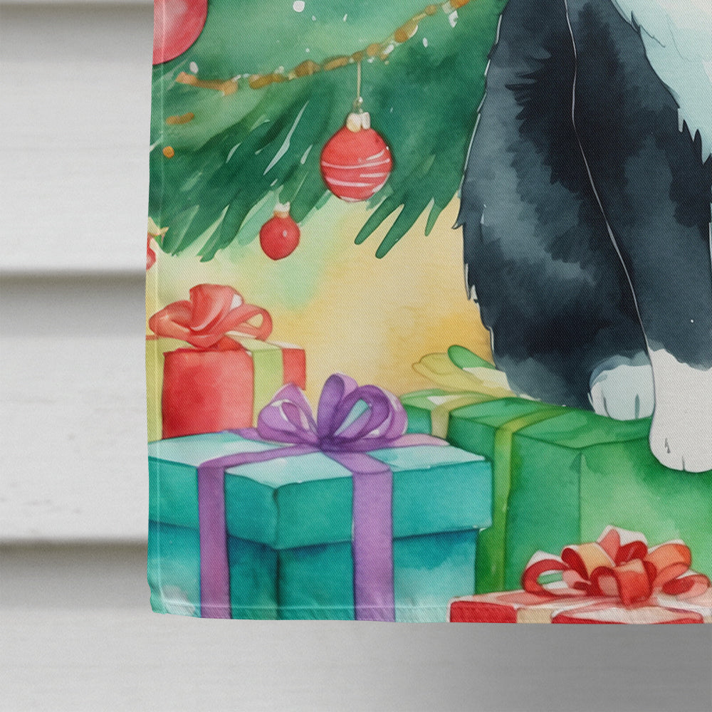 Chantilly Tiffany Cat By the Christmas Tree House Flag